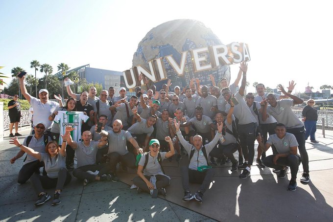 En el día de recuperación y descanso, la comitiva de Nacional estuvo en el parque Universal. La afición espera que 2020 traiga mejores dividendos que la temporada pasada. FOTO @nacionaloficial