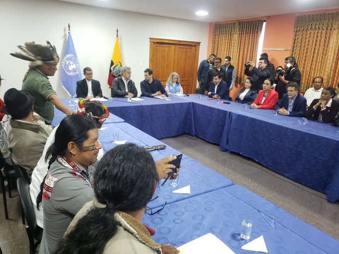 La primera mesa de diálogo entre el gobierno ecuatoriano y los indígenas se llevó a cabo este domingo. FOTO CORTESÍA ONU ECUADOR