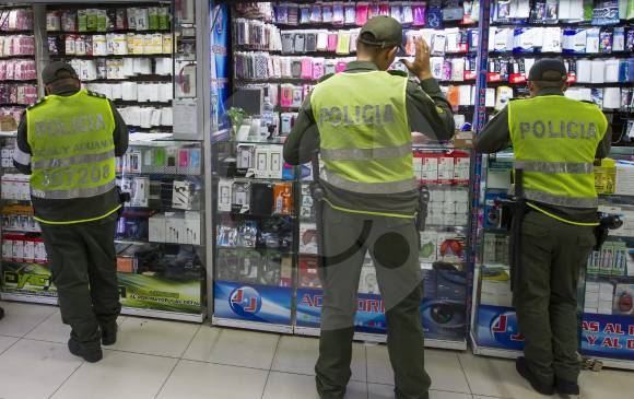 El próximo 30 de enero entra en vigencia el nuevo Código Nacional de Policía y Convivencia, que tipifica una serie de conductas con el pago de multas. Desconocer la norma no será excusa para evitar la sanción. FOTO Jaime Pérez