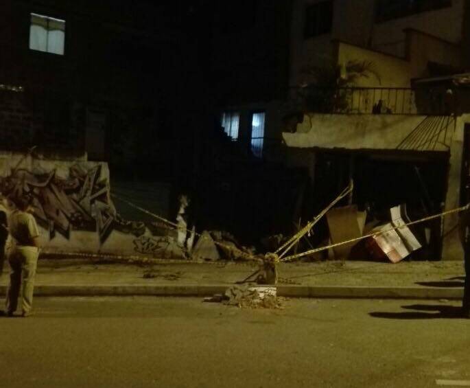 Residentes del sector de Buenos Aires, al oriente de Medellín compartieron imágenes del incidente de tránsito. FOTO CORTESÍA 