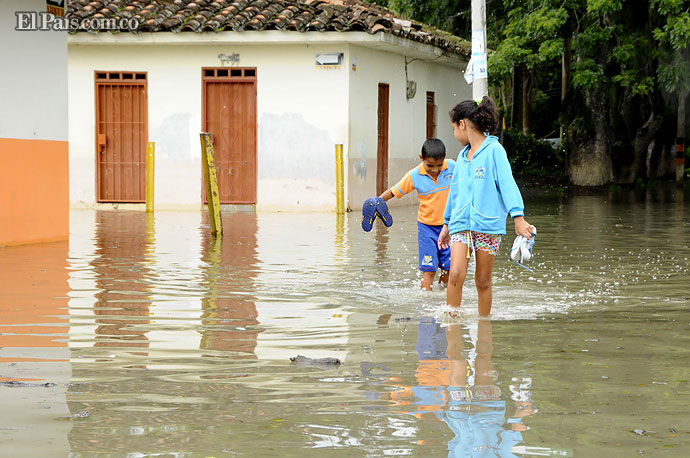 Al norte del departamento de Antioquia por altos niveles en los ríos de esa zona del departamento. 
