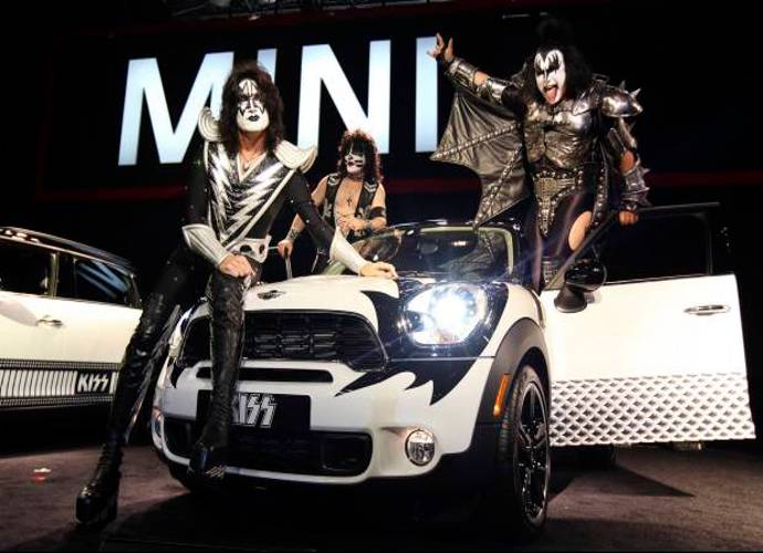 Reuters - Por 18 días miles de egipcios se manifestaron contra el gobierno de Hosni Mubarak, quien finalmente cedió a la presión y renunció.