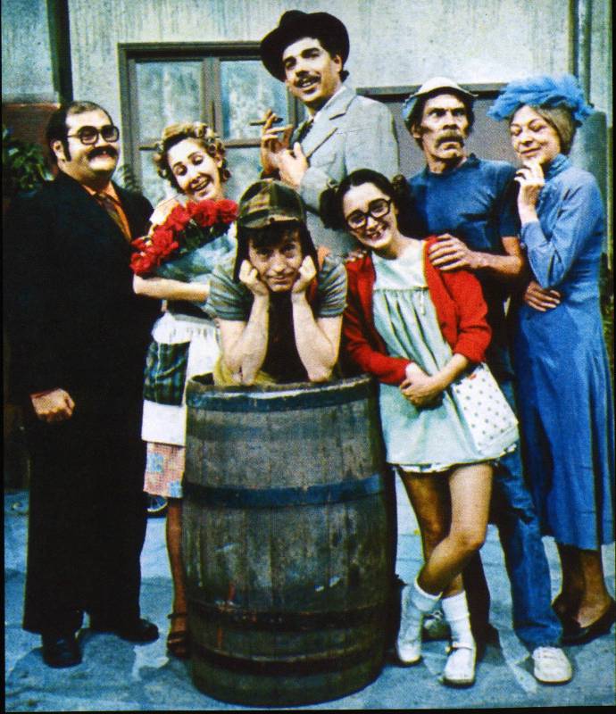 Más de cuatro décadas después de haber sido estrenados, los programas de Chespirito continúan en las pantallas de Latinoamérica, algo completamente inusual en la televisión.