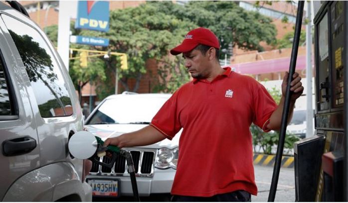 La medida también se aplicará en estaciones de servicio de Paraguachón, en límites con Maicao, en La Guajira. FOTO La Opinión