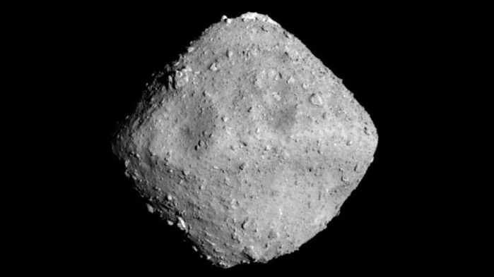 Asteroide Ryugu, foto de Hayabusa 2 a 22 kilómetros. Foto Jaxa-Universidad de Tokio