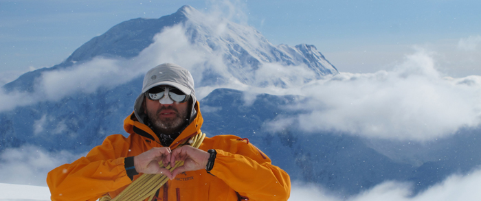 Juan Pablo Ruiz es el líder de esta nueva incursión de los montañistas colombianos en alturas del mundo.