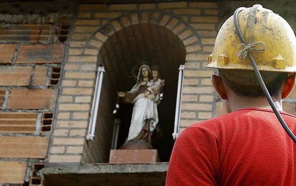 La Gobernación, en alianza con el Sena, el Ministerio del Trabajo y Comfenalco ha realizado tres jornadas para ofertar empleo en los municipios de Amagá y Titiribí. FOTO donaldo zuluaga