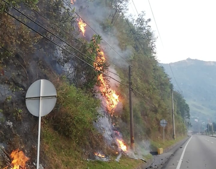 Reabren la autopista Medellín - Bogotá tras dos horas de cierre