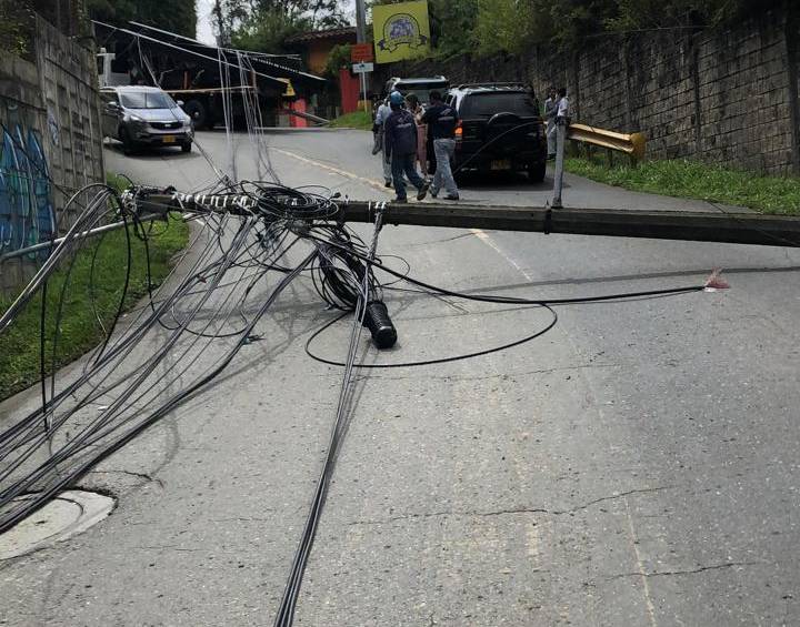 En el hecho resultó herida levemente una mujer. Foto: Bomberos Envigado
