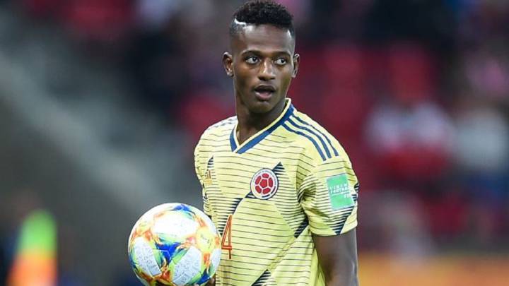 El lateral colombiano Ánderson Arroyo, quien pertenece al Liverpool, busca ser parte del equipo luso. FOTO EFE