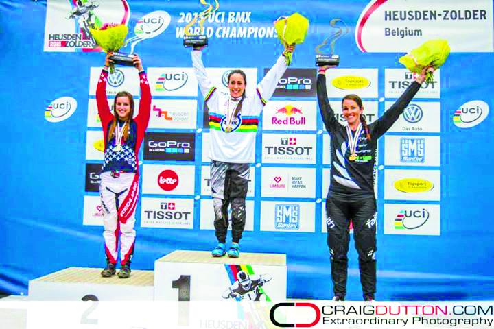 Mariana Pajón celebró el viernes su oro en la contrarreloj. Ayer, una caída, la privó de la posibilidad del segundo. FOTO cortesía