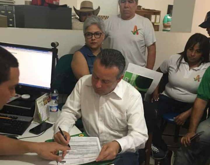 Edgar Augusto Gallego, candidato a la alcaldía de Barbosa. FOTO Cortesía