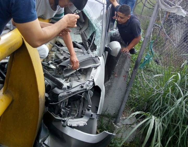 Conductor se salvó de milagro en aparatoso accidente en el Sur