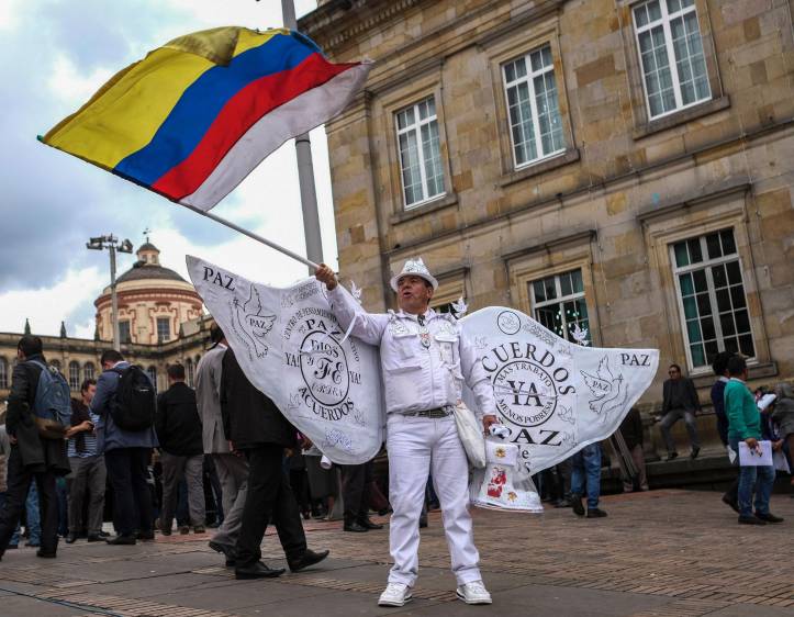 El acuerdo de paz supone cambios de fondo para la vida de todos los colombianos. FOTO AFP