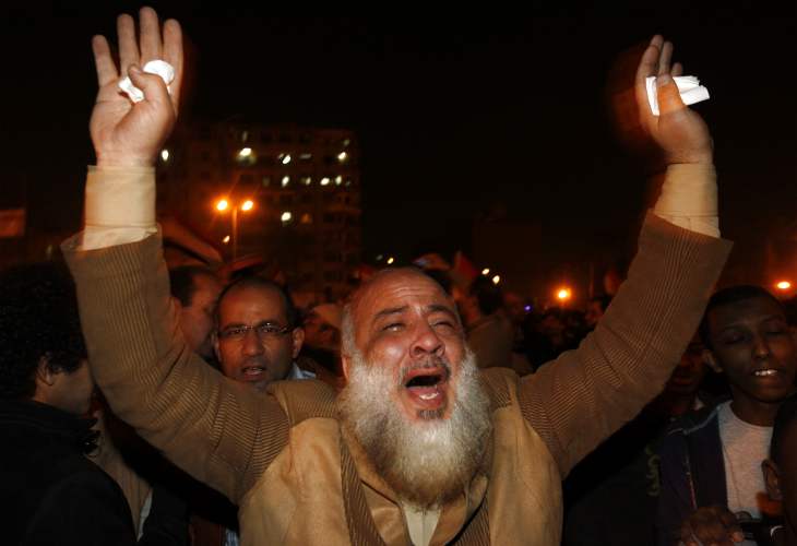 AP - Los mensajes de texto de felicitación saturaron las redes de teléfonos móviles, mientras las personas de a pie festejaban la victoria del poder popular.