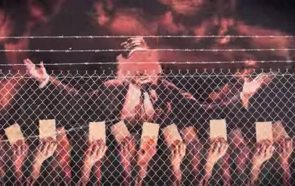 FOTO Extraía del vídeo de Green Day “Troubled Times”.