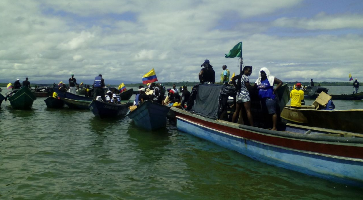Las comunidades afrocolombianas se tomaron el puerto de Buenaventura. FOTO @CumbreAgrariaOf