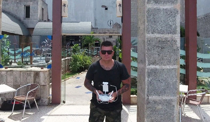 Chris Hughes, un canadiense que pasó casi dos semanas detenido en Cuba por el “error” de volar un dron en La Habana sin autorización.