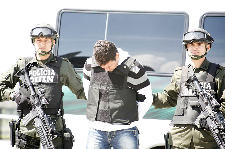 Serna al momento de regresar a Colombia deportado de Ecuador. FOTO COLPRENSA