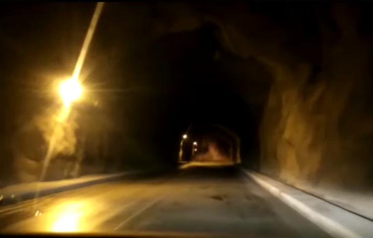 Captura de video de las “nubes” de aire que se levantan en el túnel de transporte. 