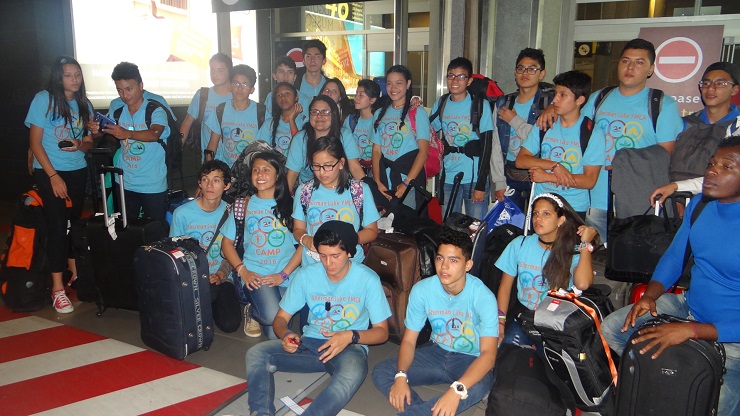 Primer grupo de estudiantes colombianos que estudiaron dos semanas en Estados Unidos. FOTO Cortesía