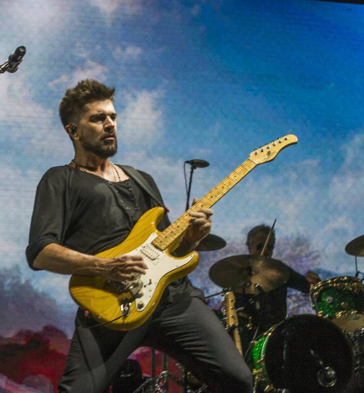 El artista demostró porqué es considerado uno de los mejores guitarristas en la escena de la música latina. FOTO Julio César Herrera