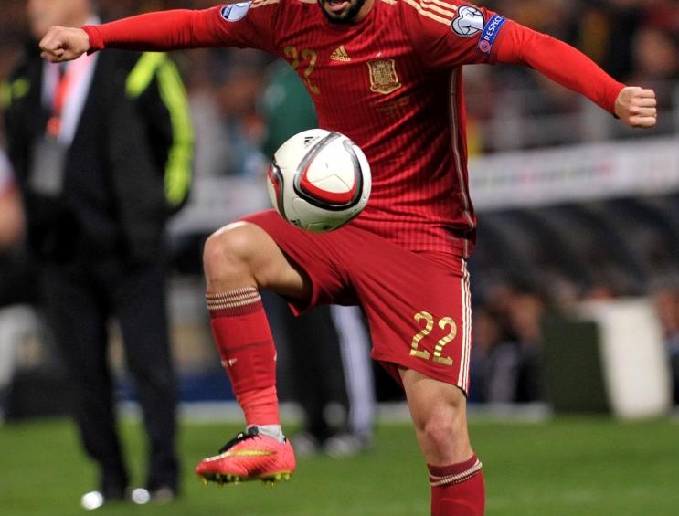 El volante del Real Madrid Isco Alarcón, se erigió como figura con la selección española. FOTO AFP