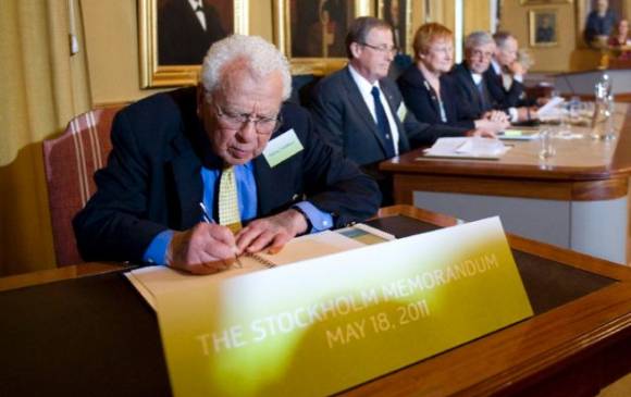 Murió el Nobel que descubrió la teoría de los quarks