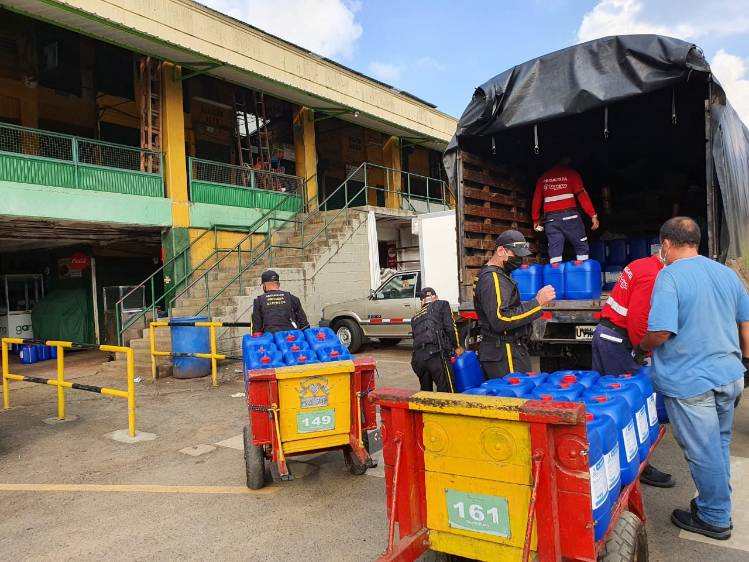 El pasado 16 de abril Bycsa donó tres toneladas de producto a la Plaza Minorista, después de analizar el déficit de producto en el mercado y su necesidad en esta coyuntura. FOTO BYCSA