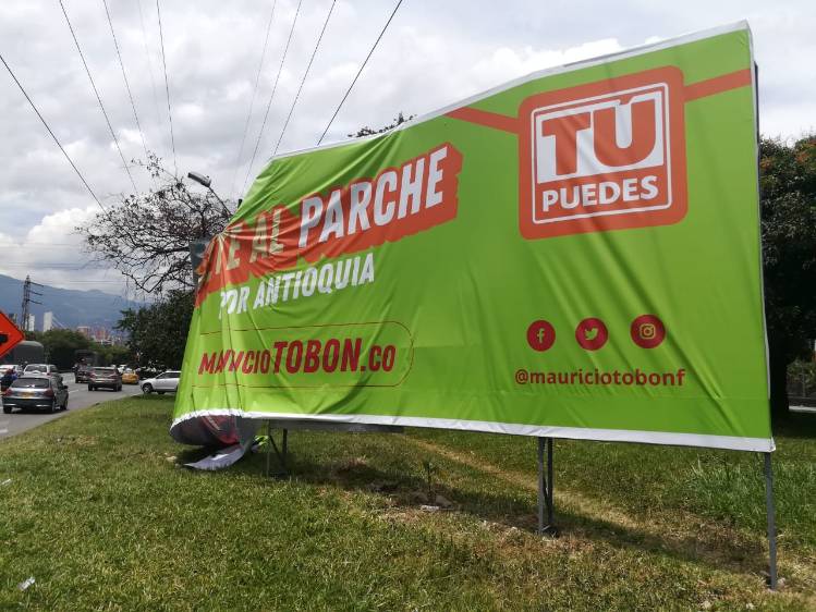 La publicidad estaba ubicada en la Autopista Sur. FOTO Cortesía