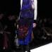 Reuters - La colecci&#243;n Bcbg de Max Azria equilibr&#243; los tonos amarillo y cobalto sobre cl&#225;sicos del oto&#241;o como el azul marino y el gris.