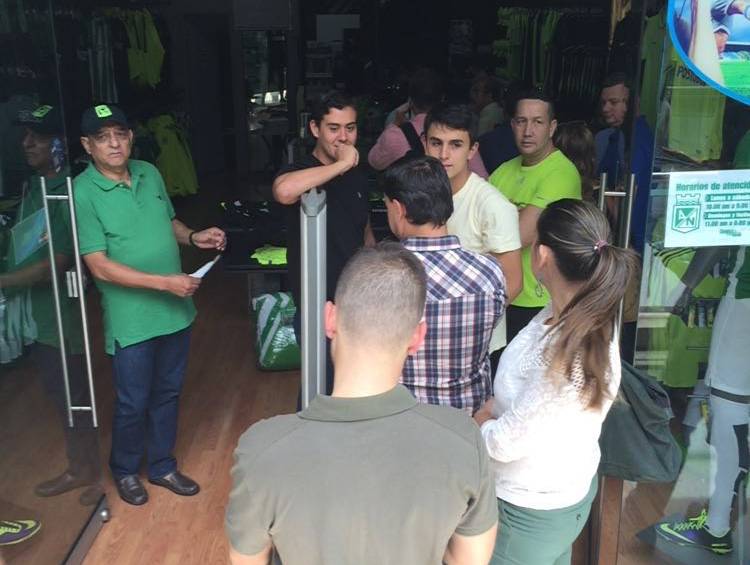 Así lucen las afueras de la Tienda Verde del Tesoro. FOTO Cortesía Telemedellín
