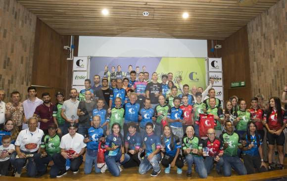 Los ganadores de la etapa rutera del Clásico EL COLOMBIANO 2019. FOTO Edwin Bustamante