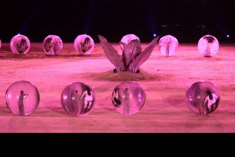 Centro de atención - Cubos que adoptan varias configuraciones, un gran puf en su reemplazo y un diseño que puede utilizarse como espacio de almacenaje, comedor y escritorio para trabajar. Las mesas de centro son ejemplo de multifuncionalidad.