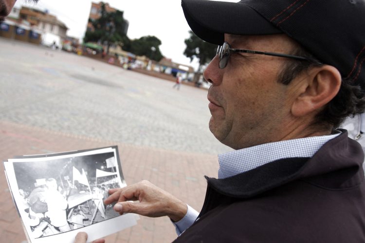 Colprensa - El reportero gr�fico Jos� Ruiz, tom� hace 20 a�os la chiva de su vida, el atentado a Luis Carlos Gal�n.