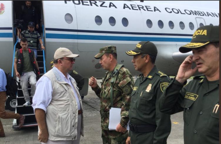 El ministro de Defensa anunció, desde Tumaco, que esta mañana fue capturado el hijo del narcotraficante ‘Marquitos Figueroa’. FOTO CORTESÍA MINJUSTICIA