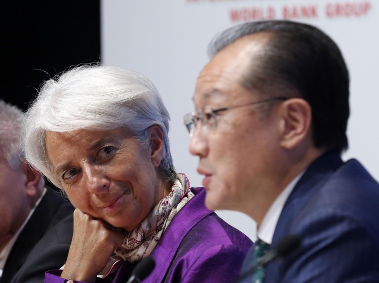 De izquieda a derecha, los máximos representantes del Fondo Monetario Internacional (FMI), Christine Lagarde; y del Banco Mundial, Jim Yong Kim. FOTO Archivo Colprensa 