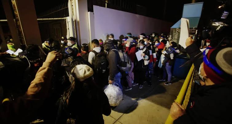 Caos en Perú durante reapertura del aeropuerto de Lima