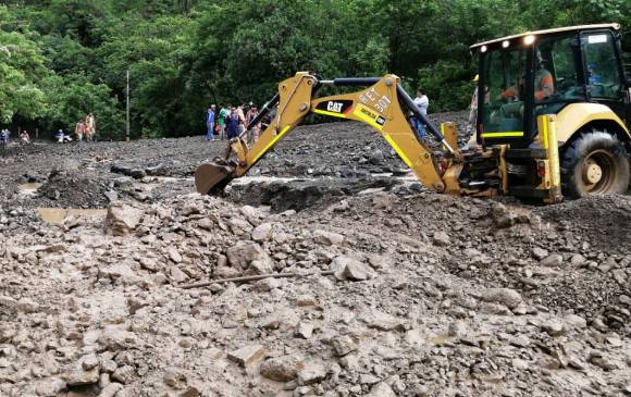 Derrumbe en Uramita obligó al cierre de la vía hacia el Urabá antioqueño. FOTO CORTESÍA DAPARD