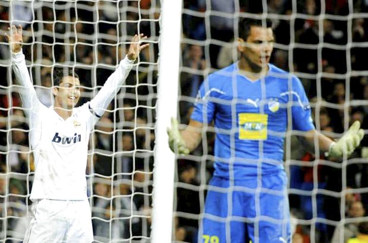 Reuters - Real Madrid gole&#243; 5-2 al Apoel y avanz&#243; a las semifinales de la Liga de Campeones de Europa.