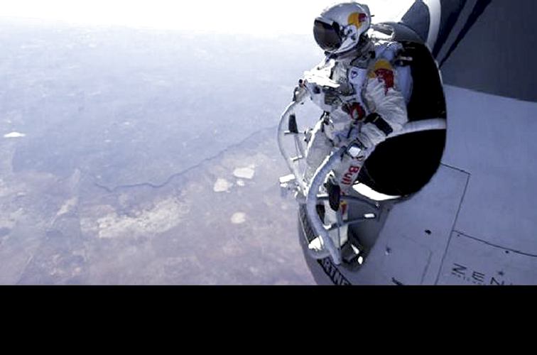 Foto Cortes&#237;a Misi&#243;n Stratos Red Bull - Felix ya ha realizado saltos desde la c&#225;psula.