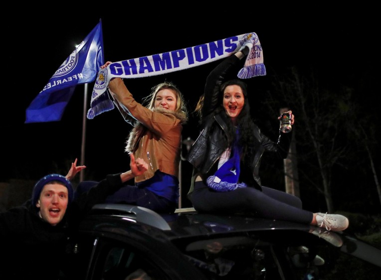 “Campeones”, la frase de celebración en Leicester. FOTO Reuters