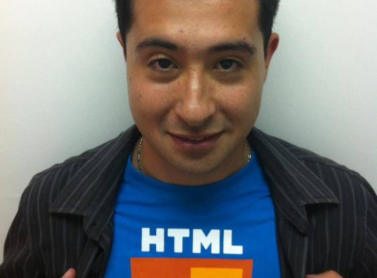 Jonathan MirCha, tutor del canal para aprender programación Bextlan.