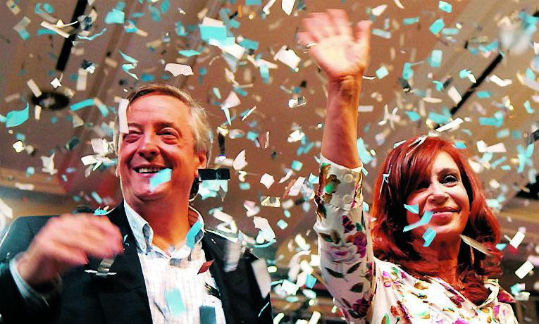 32 millones de argentinos están convocados a elegir al sucesor de Cristina Fernández. FOTO AP