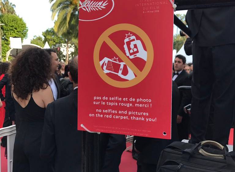 El Festival de cine de Cannes prohibe las selfies y algunos no siguen la norma. FOTO: Ramin Setoodeh