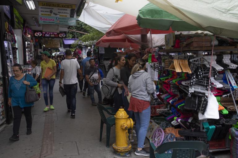 La proporción de informalidad fue mayor en enero y marzo del año pasado FOTO Edwin Bustamante