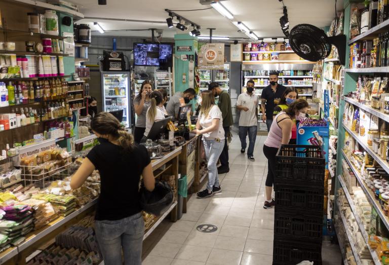 Los mercados de menos de 4.000 metros cuadrados son los más vulnerables en los robos, dice Fenalco. FOTO Andrés Camilo Suárez