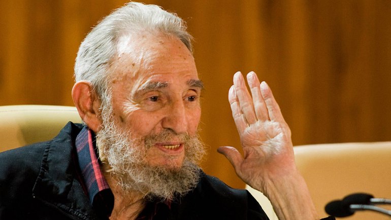 La última vez que el líder cubano Fidel Castro apareció en público fue para hablar de los problemas de la alimentación en el mundo, en un encuentro de maestros en Cuba en julio de 2015. FOTO AP
