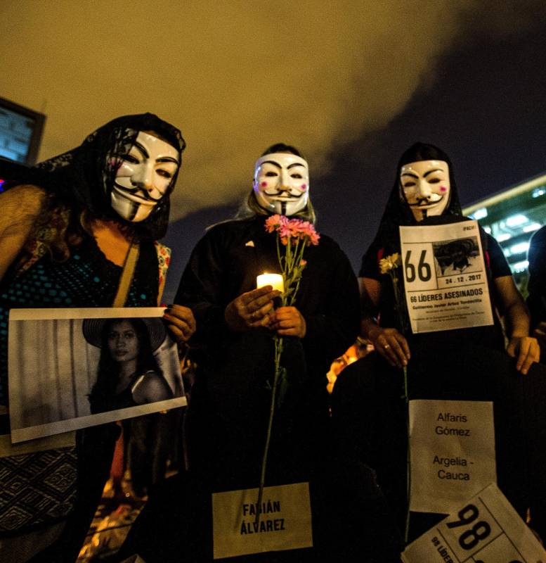 En el Parque de los Deseos se concentró una multitudinaria manifestación en rechazo a los recientes homicidios de líderes sociales en el país. FOTO JULIO CÉSAR HERRERA