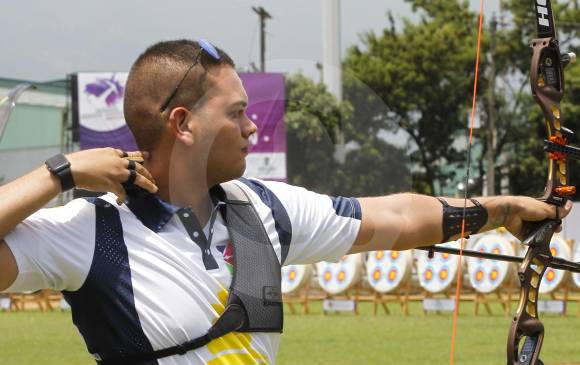Pineda, primer colombiano en ganar medalla en Juegos Panamericano -bronce en Guadalajara-, espera seguir apuntando firme en la Copa. Hoy rivalizará con el ruso Alexey Borodin. FOTO JAIME PÉREZ